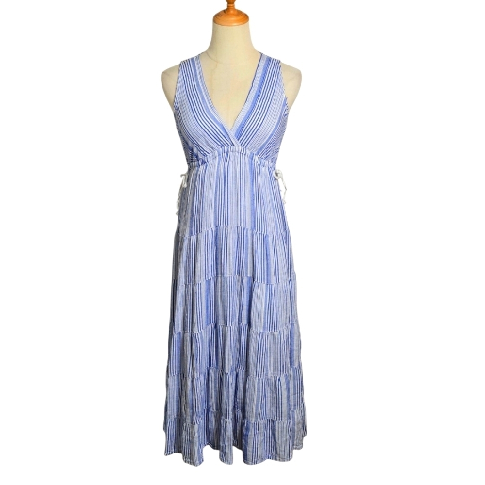 Max Studio Blue And White  Sleeveless V-Neck Maxi Dress